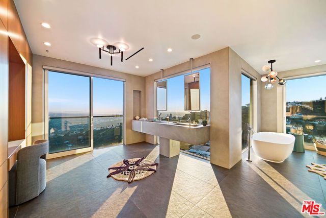 2020 Cyprean Drive, Los Angeles, CA 90046