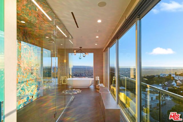 2020 Cyprean Drive, Los Angeles, CA 90046