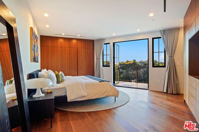 2020 Cyprean Drive, Los Angeles, CA 90046