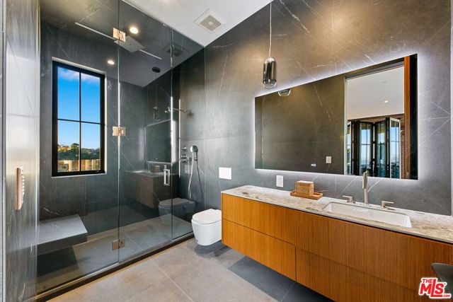 2020 Cyprean Drive, Los Angeles, CA 90046