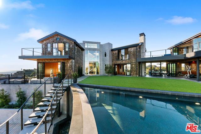 2020 Cyprean Drive, Los Angeles, CA 90046