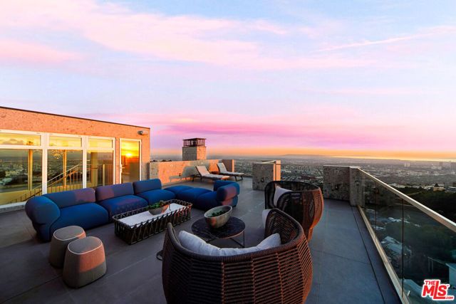 2020 Cyprean Drive, Los Angeles, CA 90046