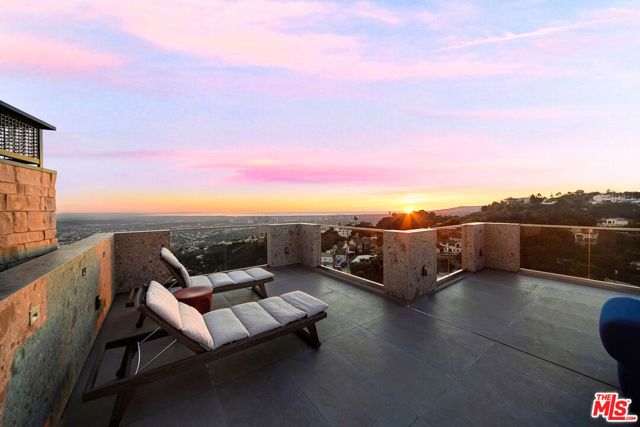 2020 Cyprean Drive, Los Angeles, CA 90046