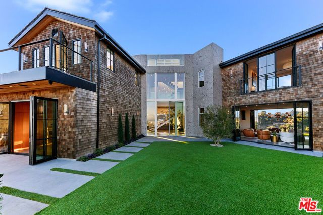 2020 Cyprean Drive, Los Angeles, CA 90046