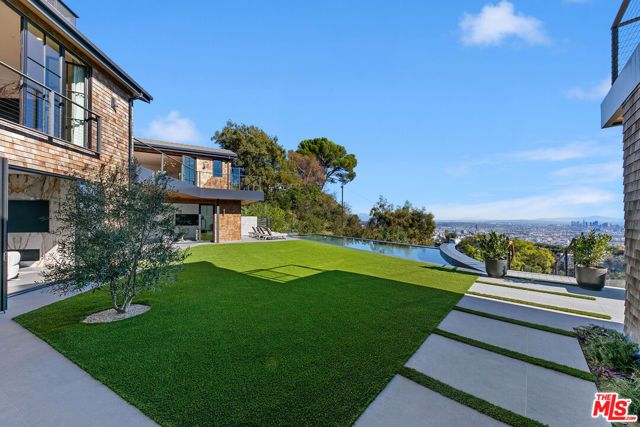 2020 Cyprean Drive, Los Angeles, CA 90046