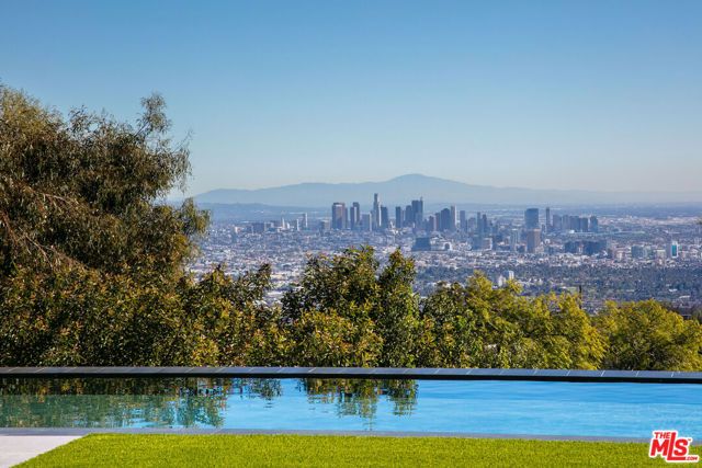 2020 Cyprean Drive, Los Angeles, CA 90046