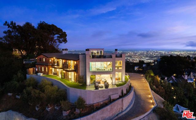 2020 Cyprean Drive, Los Angeles, CA 90046