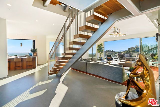 2020 Cyprean Drive, Los Angeles, CA 90046