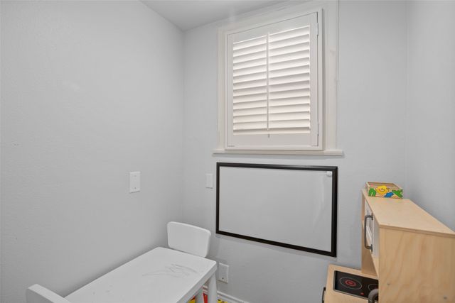 4604 Harley Avenue, Fort Worth, TX 76107