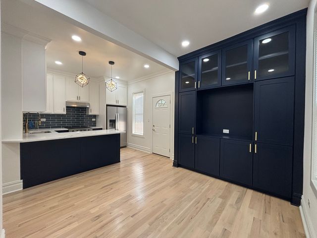 5652 S Shields Avenue, Chicago, IL 60621