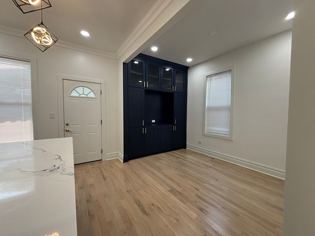 5652 S Shields Avenue, Chicago, IL 60621