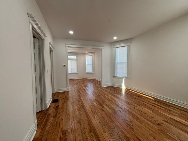 5652 S Shields Avenue, Chicago, IL 60621