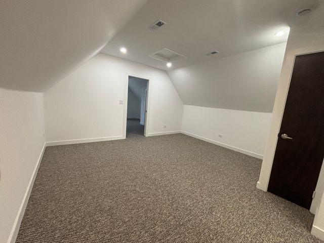 5652 S Shields Avenue, Chicago, IL 60621