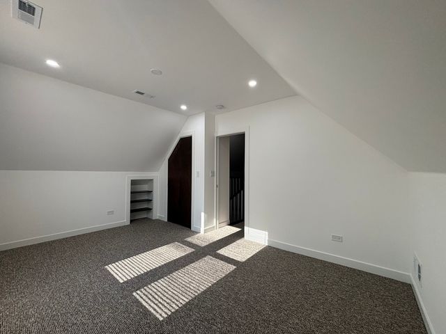 5652 S Shields Avenue, Chicago, IL 60621