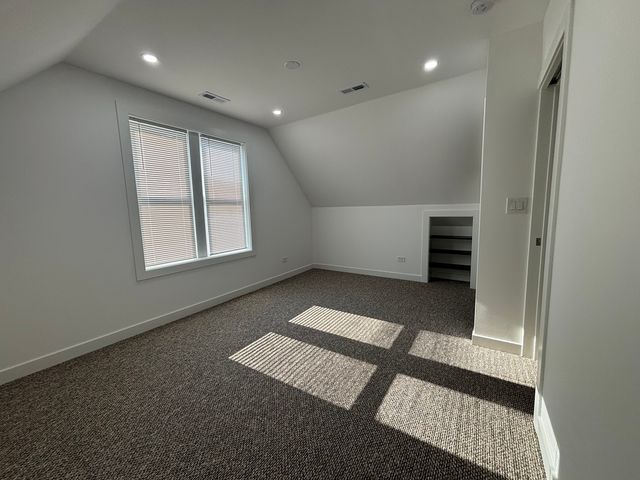 5652 S Shields Avenue, Chicago, IL 60621