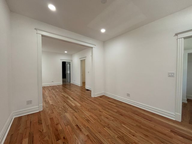 5652 S Shields Avenue, Chicago, IL 60621