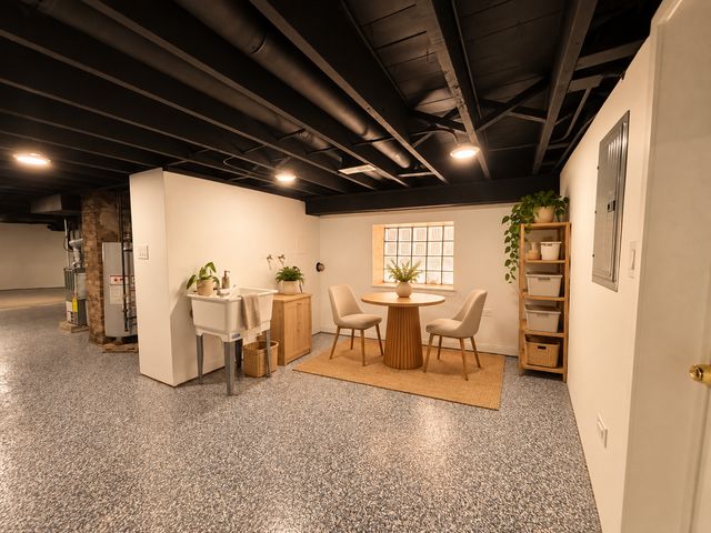 5652 S Shields Avenue, Chicago, IL 60621