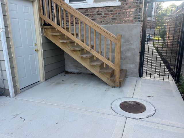 5652 S Shields Avenue, Chicago, IL 60621