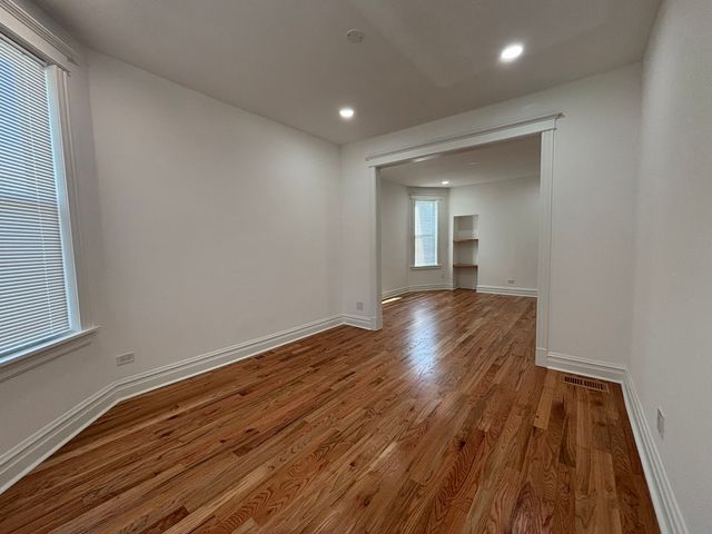 5652 S Shields Avenue, Chicago, IL 60621