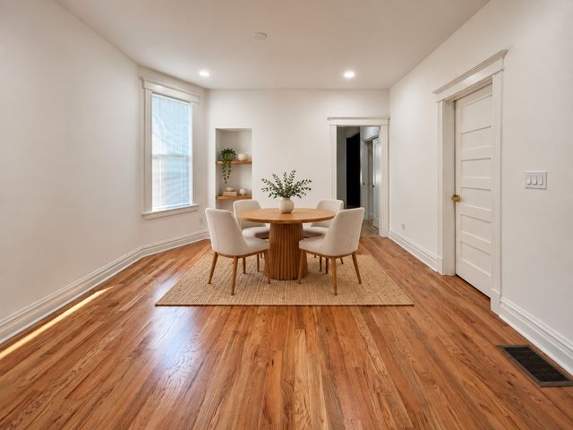 5652 S Shields Avenue, Chicago, IL 60621