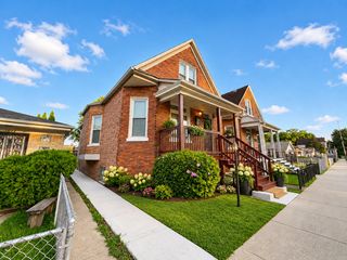 5652 S Shields Avenue, Chicago, IL 60621
