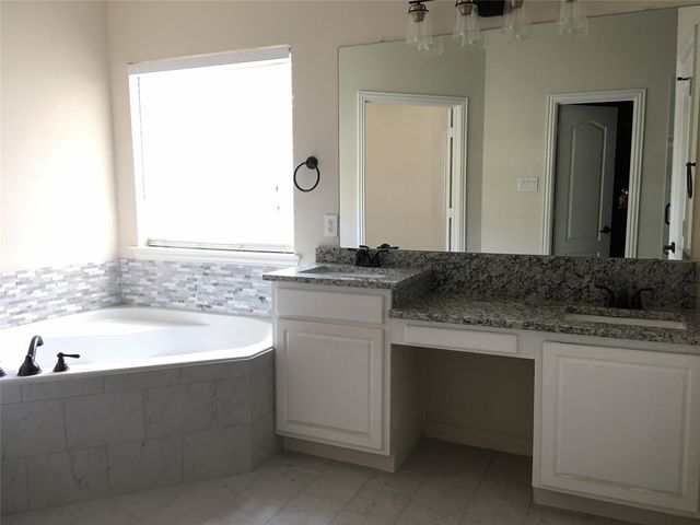 8904 Brook Hollow Drive, Mckinney, TX 75072