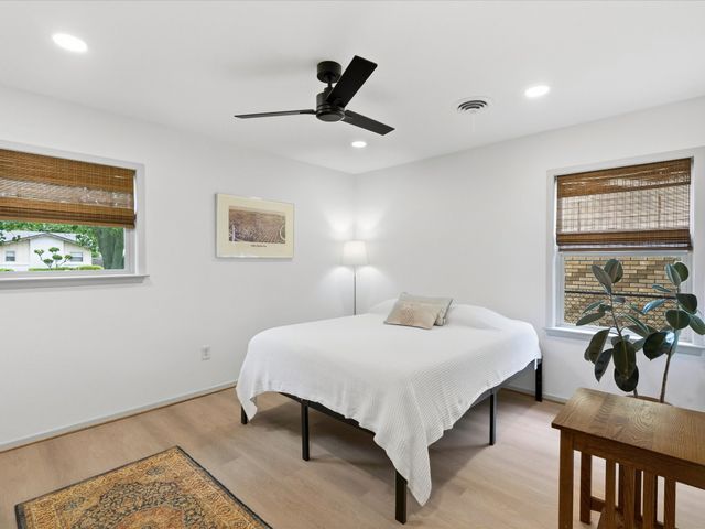5220 Ammons Street, Haltom City, TX 76117