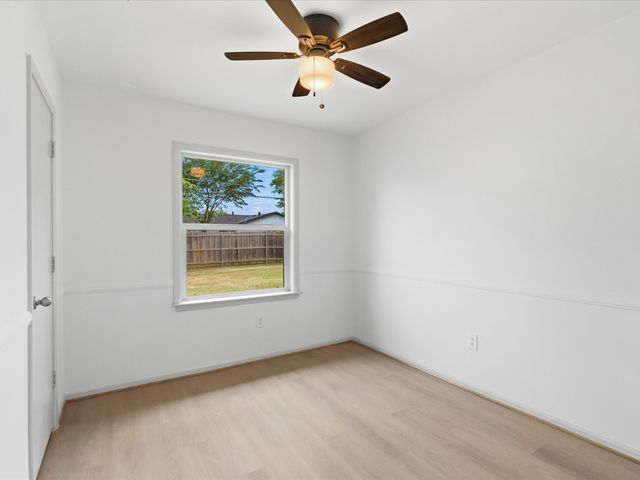 5220 Ammons Street, Haltom City, TX 76117