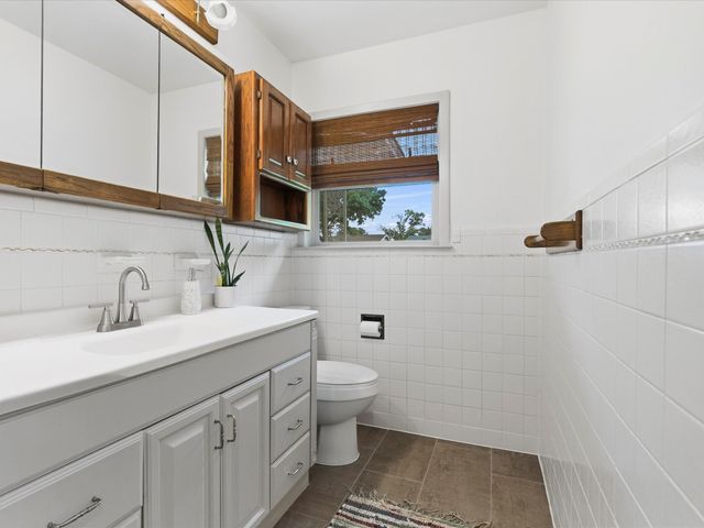 5220 Ammons Street, Haltom City, TX 76117
