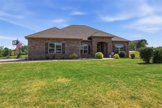 5912 Wauka Mountain Springs Drive, Clermont, GA 30527