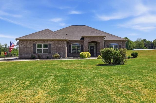 5912 Wauka Mountain Springs Drive, Clermont, GA 30527