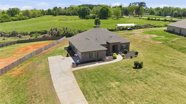 5912 Wauka Mountain Springs Drive, Clermont, GA 30527
