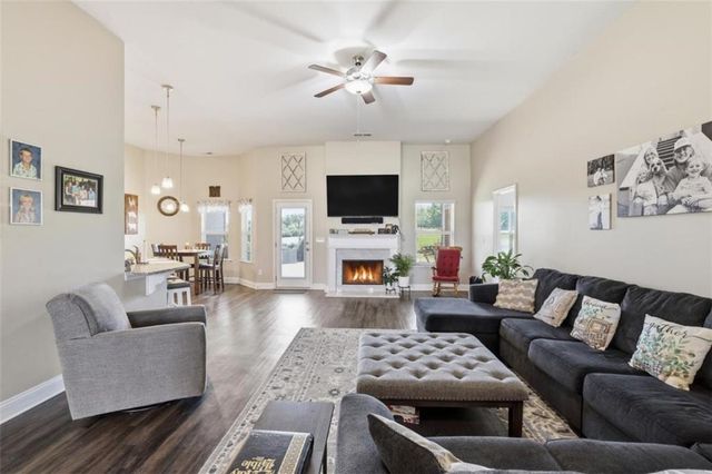 5912 Wauka Mountain Springs Drive, Clermont, GA 30527