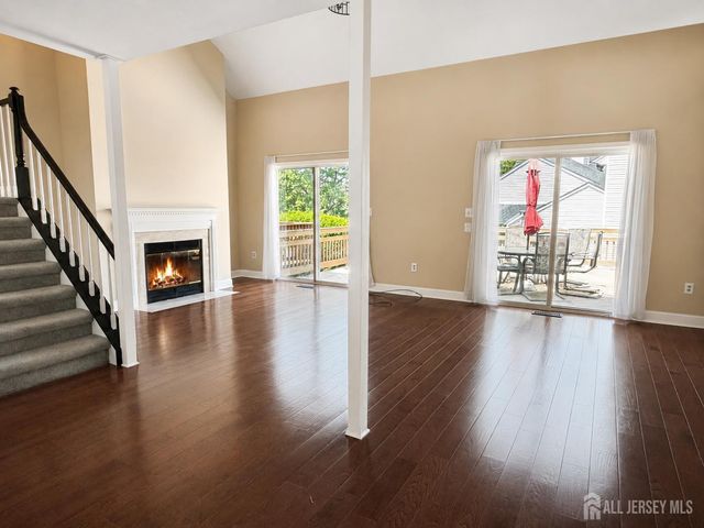 91 Delaware Lane, Branchburg, NJ 08876