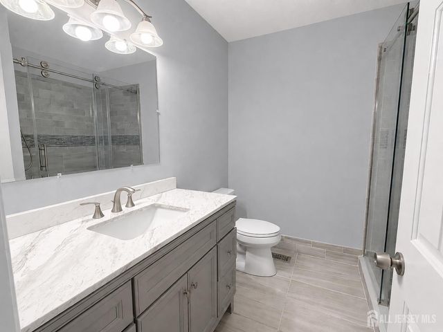 91 Delaware Lane, Branchburg, NJ 08876