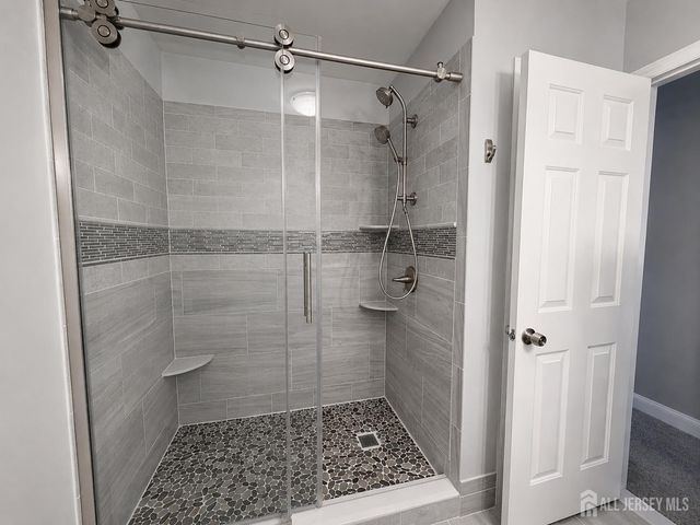 91 Delaware Lane, Branchburg, NJ 08876