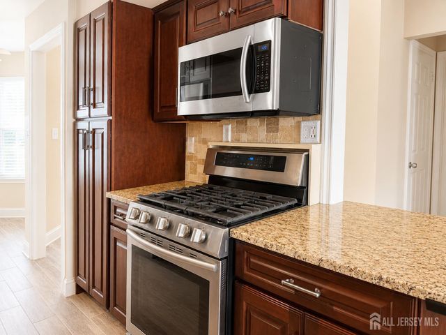 91 Delaware Lane, Branchburg, NJ 08876