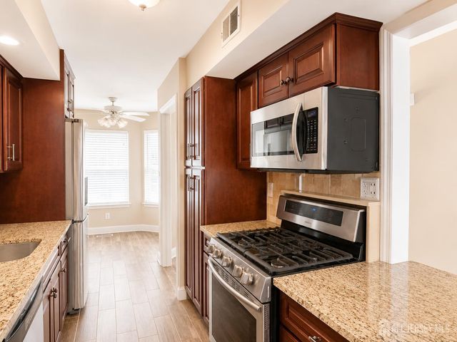 91 Delaware Lane, Branchburg, NJ 08876