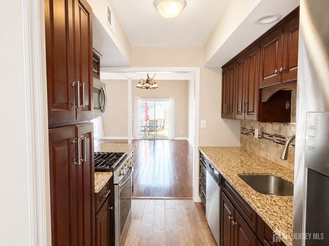 91 Delaware Lane, Branchburg, NJ 08876