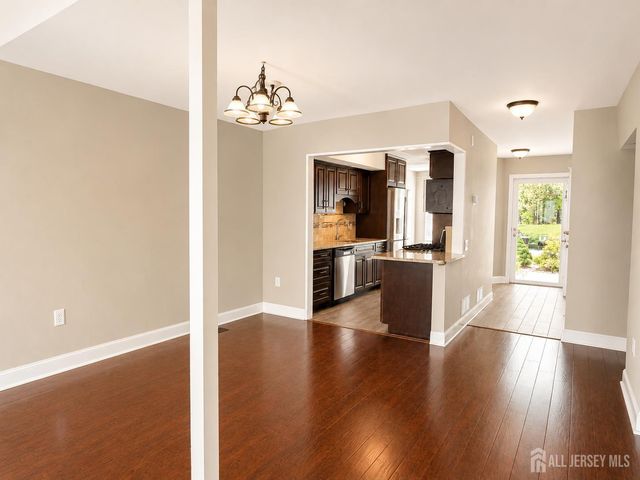 91 Delaware Lane, Branchburg, NJ 08876
