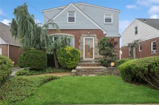 1111 Theodora Street, Franklin Square, NY 11010