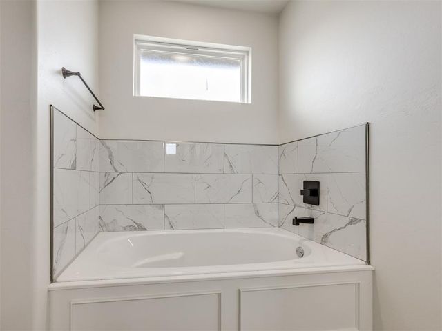 1321 Chisolm Trail Lane, Tuttle, OK 73089