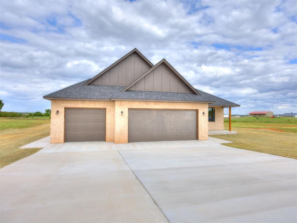 1321 Chisolm Trail Lane, Tuttle, OK 73089