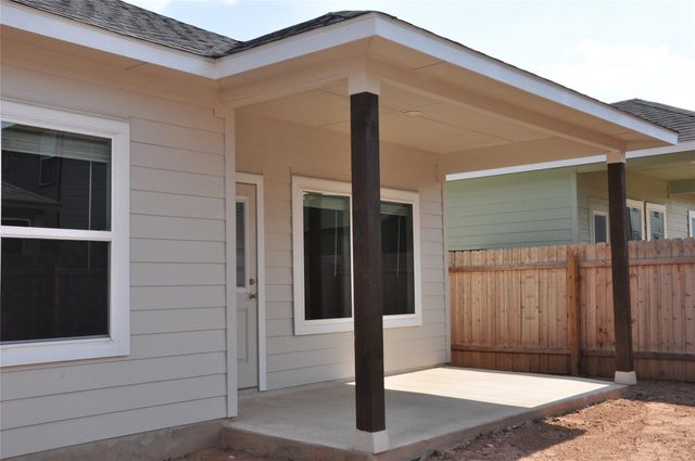 504 Lt Rusty DR, Jarrell, TX 76537