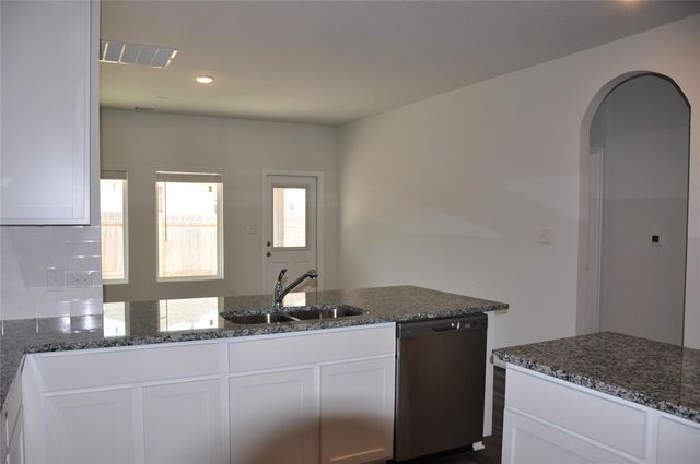 504 Lt Rusty DR, Jarrell, TX 76537