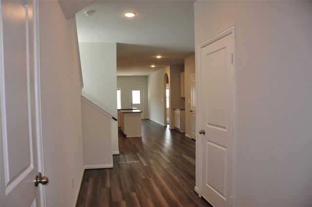504 Lt Rusty DR, Jarrell, TX 76537