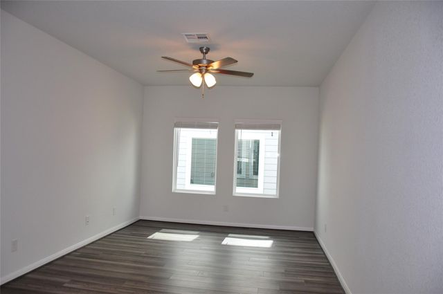 504 Lt Rusty DR, Jarrell, TX 76537