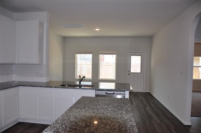 504 Lt Rusty DR, Jarrell, TX 76537