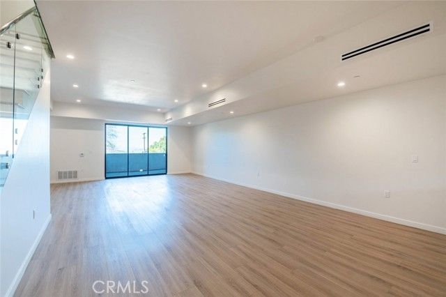 7341 Valmont Street 102, Tujunga (los Angeles), CA 91042