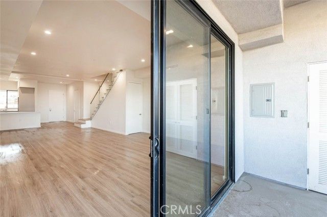 7341 Valmont Street 102, Tujunga (los Angeles), CA 91042